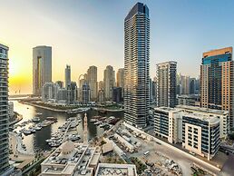 Centric Flat with Marina View
