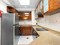Centric Flat with Marina View