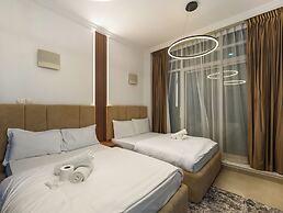 Centric Flat with Marina View