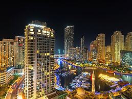 Centric Flat with Marina View