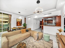 Centric Flat with Marina View