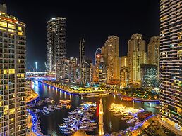 Centric Flat with Marina View
