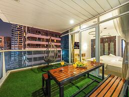 Centric Flat with Marina View