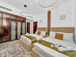 Centric Flat with Marina View