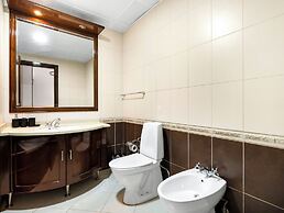 Centric Flat with Marina View