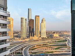 Centric Flat with Marina View