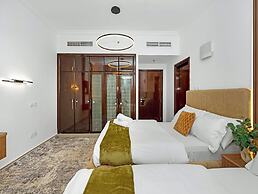 Centric Flat with Marina View