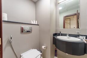 Large Flat with High Floor in Marina