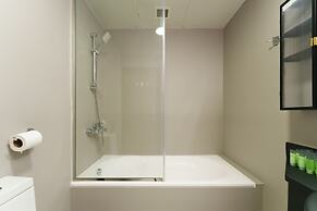 Large Flat with High Floor in Marina