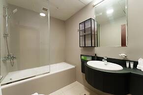 Large Flat with High Floor in Marina
