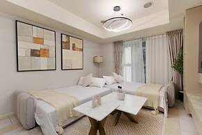 Large Flat with High Floor in Marina