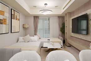 Large Flat with High Floor in Marina