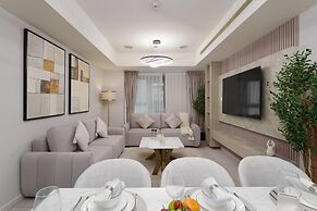 Large Flat with High Floor in Marina