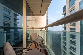 Large Flat with High Floor in Marina