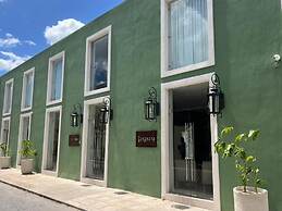 Hotel Serenata Santa Lucia, Mérida