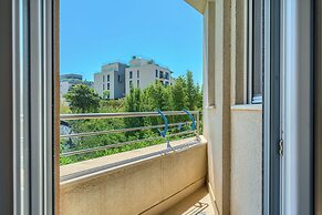 Comfortable apartments Obad, 4 min walk to Znjan beach