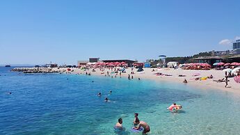 Comfortable apartments Obad, 4 min walk to Znjan beach