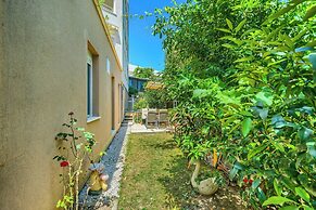 Comfortable apartments Obad, 4 min walk to Znjan beach