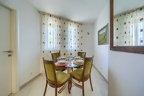 Comfortable apartments Obad, 4 min walk to Znjan beach