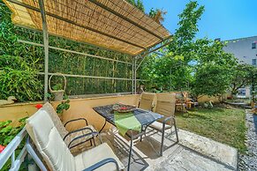 Comfortable apartments Obad, 4 min walk to Znjan beach