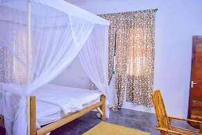 Uhuru Hotel & Restaurant