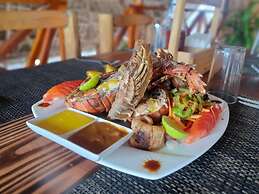 Uhuru Hotel & Restaurant