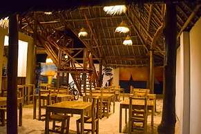 Uhuru Hotel & Restaurant