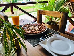 Uhuru Hotel & Restaurant