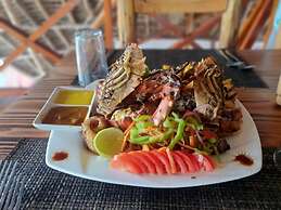 Uhuru Hotel & Restaurant