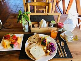 Uhuru Hotel & Restaurant