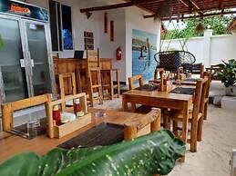 Uhuru Hotel & Restaurant