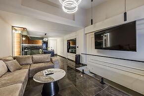 Miracle No 8 Central Modern Duplex
