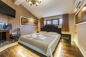 Miracle No 8 Central Modern Duplex