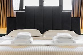 Miracle No 8 Central Modern Duplex