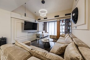 Miracle No 8 Central Modern Duplex