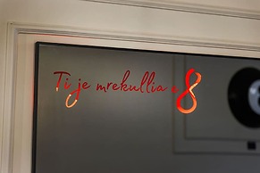 Miracle No 8 Central Modern Duplex