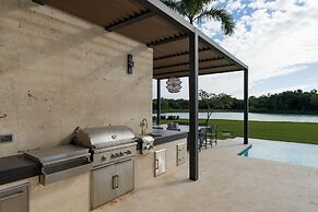 Lagos 28 - Modern Villa With Amazing Lake Views
