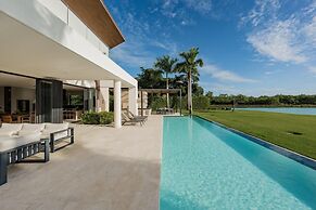 Lagos 28 - Modern Villa With Amazing Lake Views