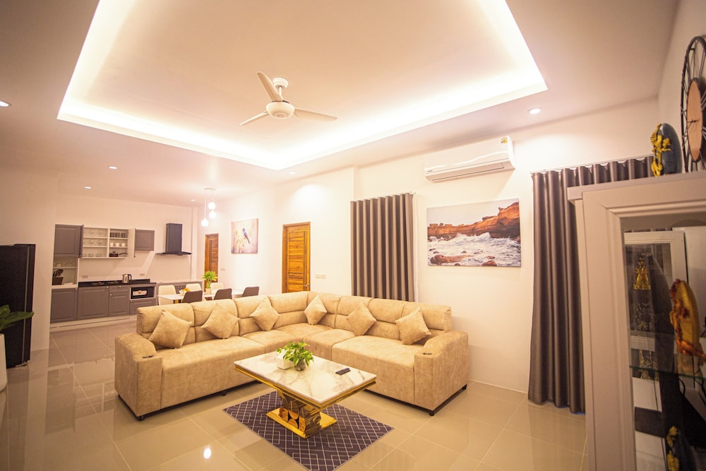 Samui Tropical Pool Villas