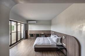 H suite inn