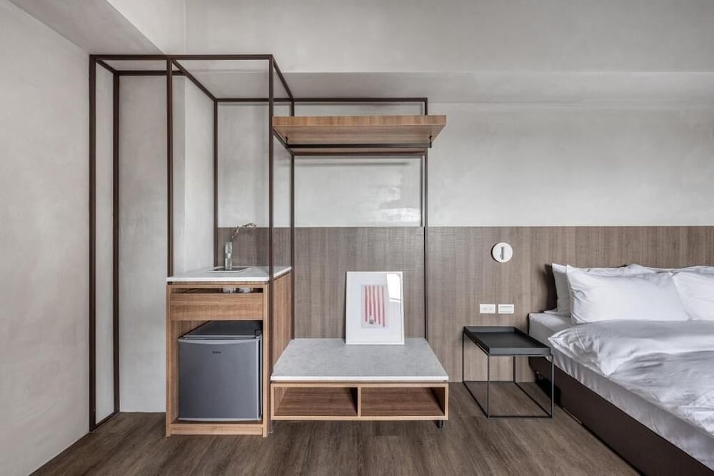 H suite inn