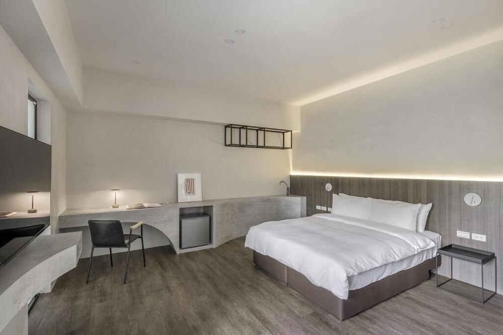 H suite inn
