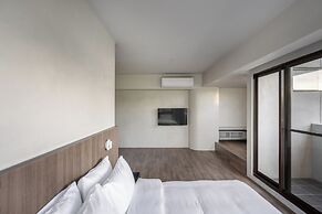 H suite inn