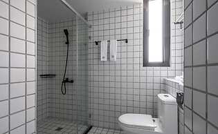 H suite inn