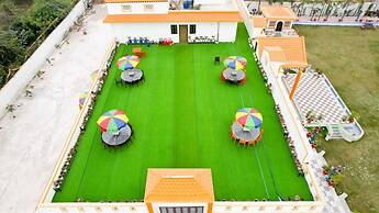 Crown Pavilion Resort