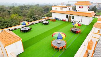 Crown Pavilion Resort