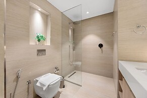 Modern Apartment with Rooftop Amenities
