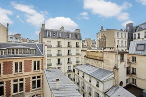 Superb AC- 2bdr Apartement Montaigne/arc de Triomphe
