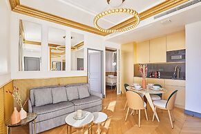 Superb AC- 2bdr Apartement Montaigne/arc de Triomphe