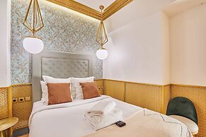 Superb AC- 2bdr Apartement Montaigne/arc de Triomphe